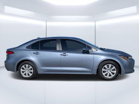 Used 2023 Toyota Corolla LE FWD image 2