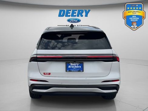 Used 2024 Lincoln Nautilus Reserve w/ Equipment Group 202A AWD/4WD image 5