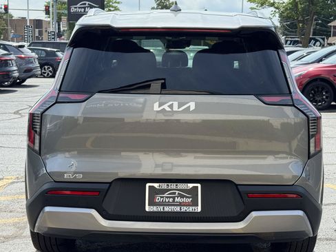 Used 2024 Kia EV9 Wind AWD/4WD image 6