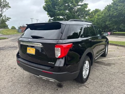 Used 2023 Ford Explorer XLT w/ Equipment Group 202A AWD/4WD image 11