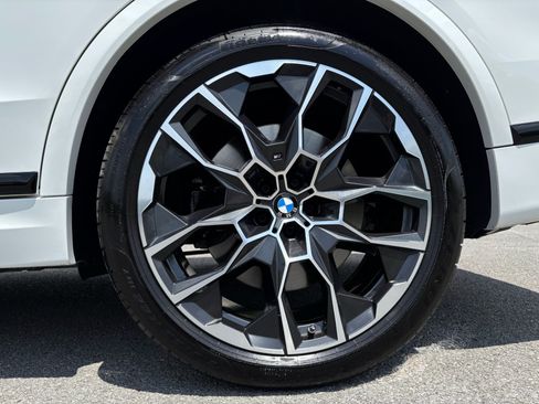 Used 2025 BMW X7 M60i w/ Climate Comfort Package AWD/4WD image 52