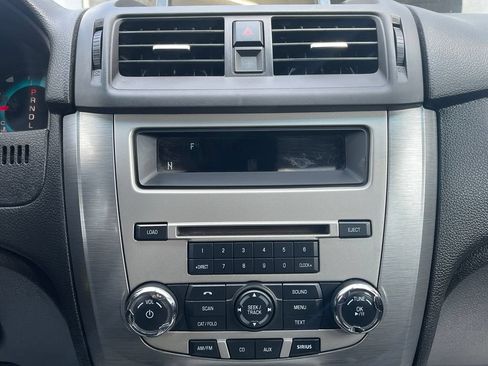 Used 2010 Ford Fusion SE FWD image 28