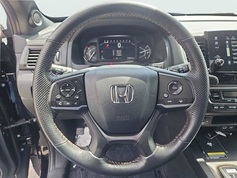Certified 2025 Honda Passport TrailSport image 27