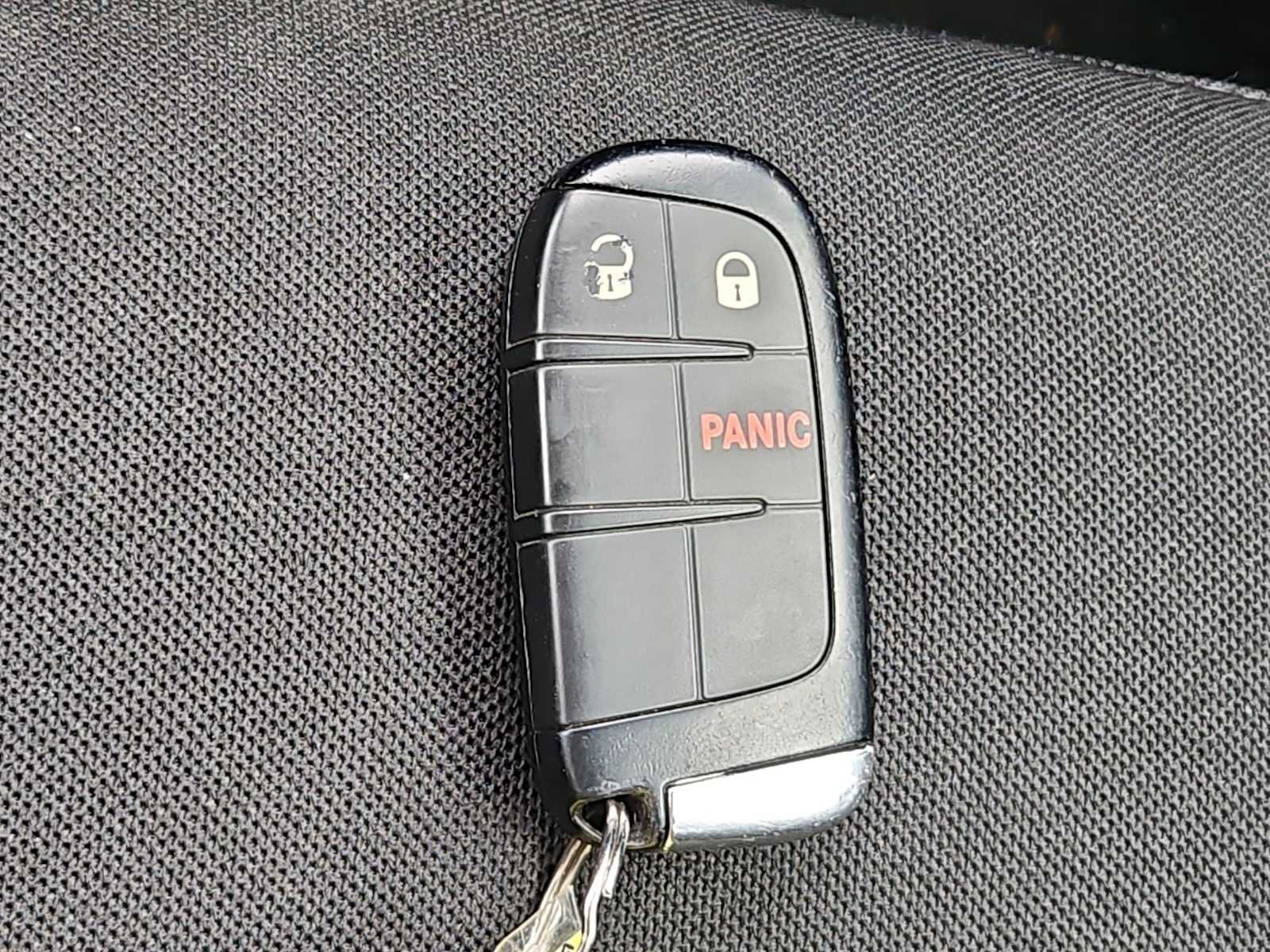 Used 2023 Jeep Renegade Latitude AWD/4WD image 28