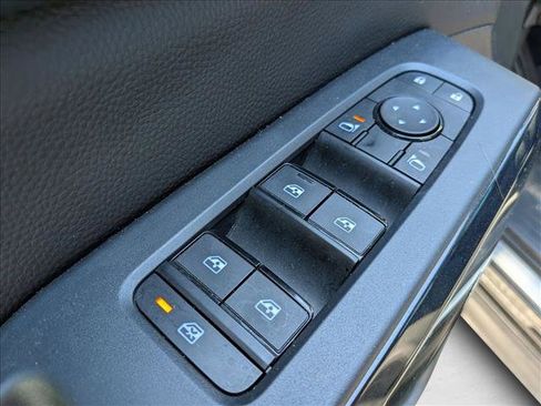 Used 2024 Nissan Pathfinder SV w/ SV Premium Package FWD image 11