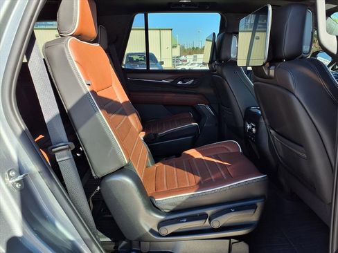 Used 2023 GMC Yukon Denali Ultimate image 17