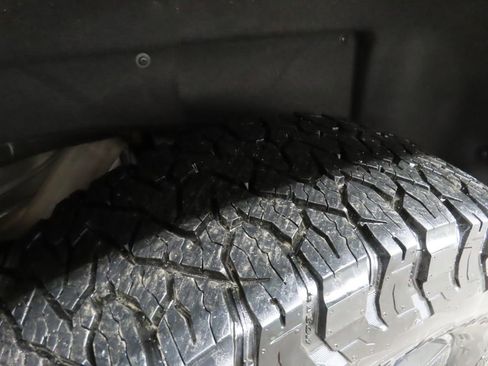 Used 2024 GMC Sierra 2500 AT4 w/ AT4 Premium Plus Package image 43