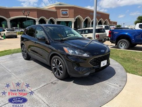 Used 2022 Ford Escape SE w/ SE Sport Appearance Package FWD image 1
