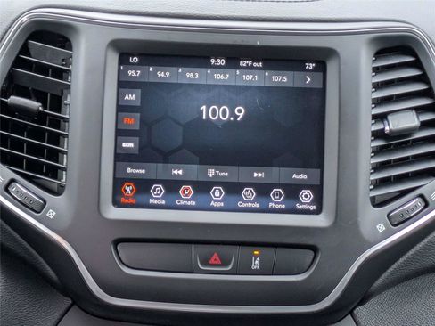 Certified 2022 Jeep Cherokee Latitude Lux AWD/4WD image 19
