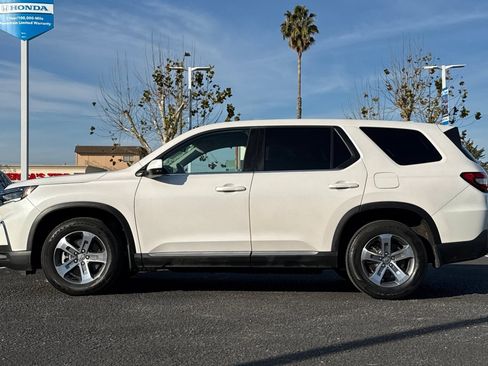 Used 2023 Honda Pilot EX-L image 2