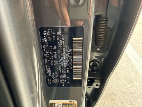 Used 2024 Hyundai Elantra SE FWD image 33