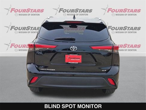 Used 2022 Toyota Highlander XLE image 5