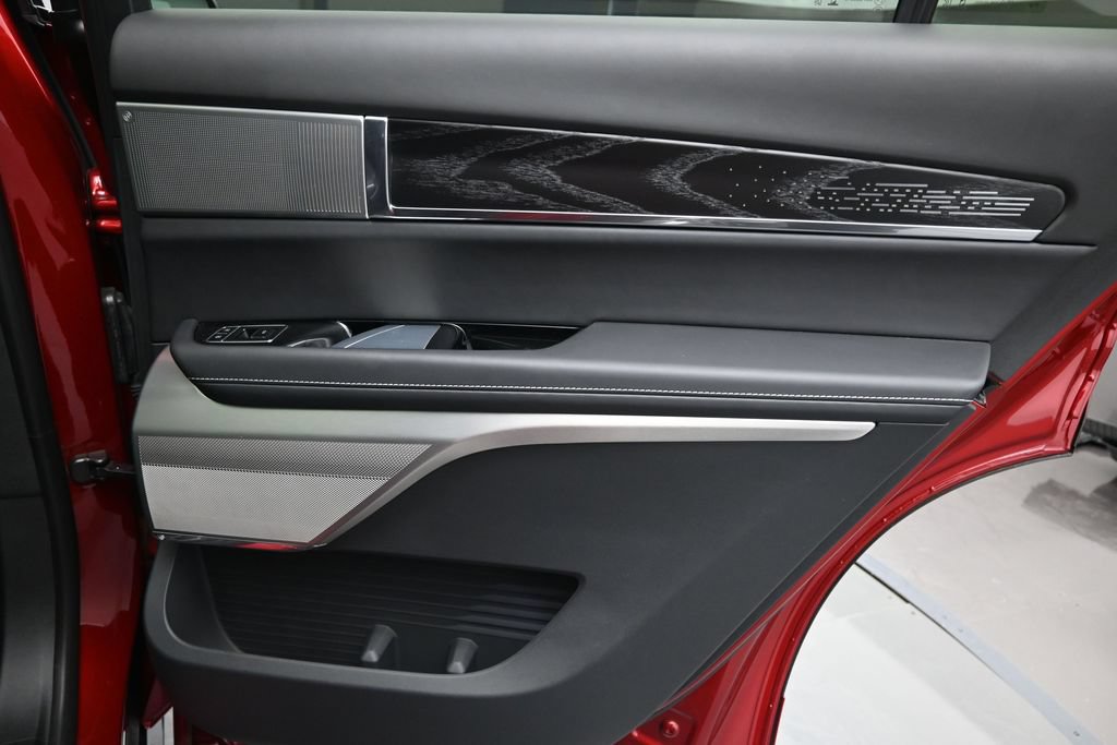 Used 2026 Cadillac Vistiq Platinum w/ LPO, Floor Liner Package AWD/4WD image 26