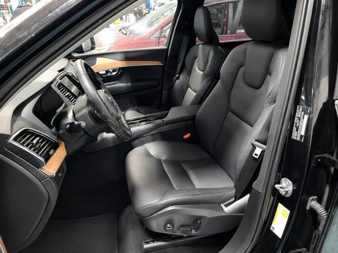 Used 2025 Volvo XC90 B6 Plus AWD/4WD image 8