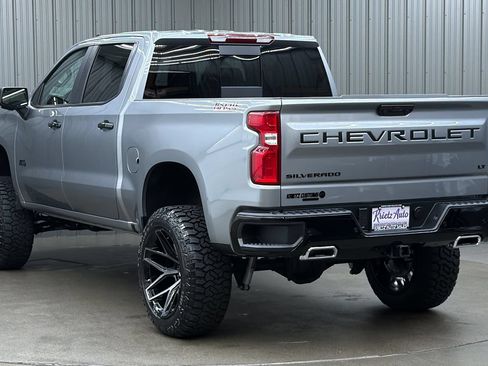 Used 2026 Chevrolet Silverado 1500 LT Trail Boss w/ LT Trail Boss Premium Package AWD/4WD image 3