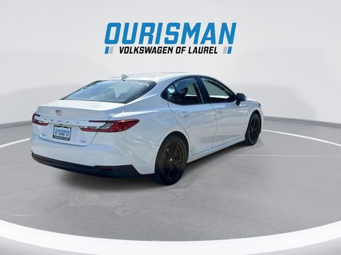 Used 2025 Toyota Camry LE FWD image 8