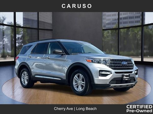 Certified 2022 Ford Explorer XLT w/ Equipment Group 202A AWD/4WD image 1