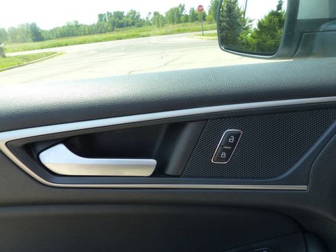 Used 2024 Ford Edge SEL AWD/4WD image 18