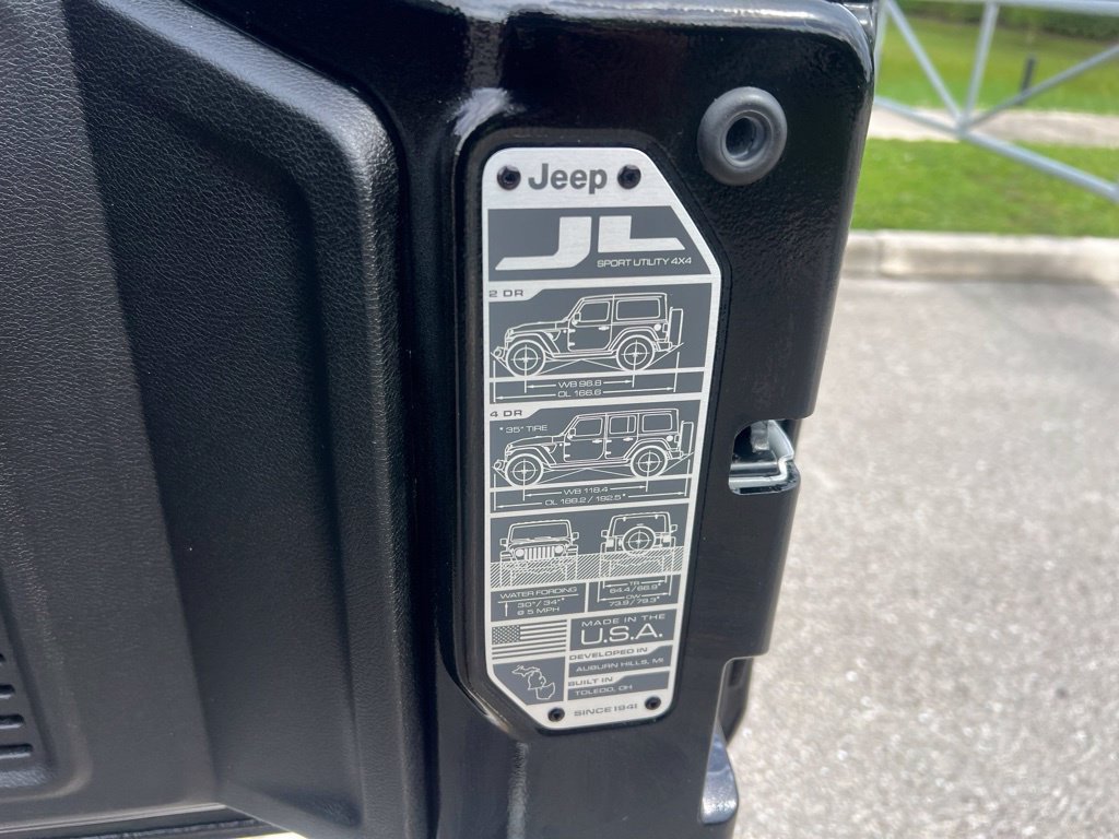Used 2025 Jeep Wrangler Sport AWD/4WD image 13