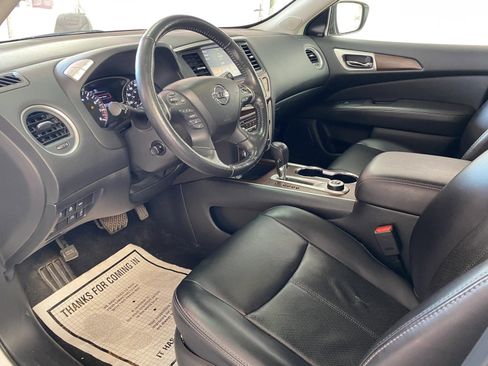 Used 2019 Nissan Pathfinder Platinum image 24