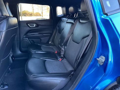 Used 2023 Jeep Compass Latitude w/ Convenience Group image 11