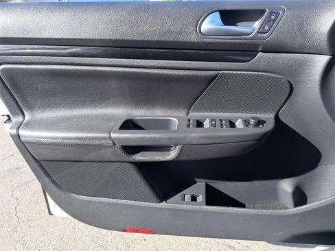 Used 2014 Volkswagen Jetta SportWagen image 27