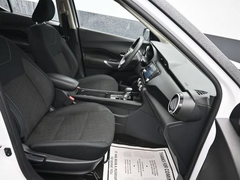 Used 2023 Nissan Kicks SV FWD image 8