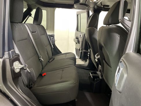 Used 2023 Jeep Wrangler Sahara image 21