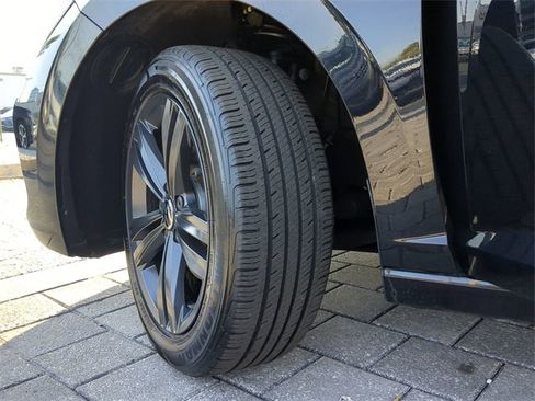 Certified 2023 Volkswagen Jetta SE w/ Panoramic Sunroof Package image 34