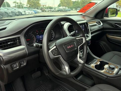 Used 2023 GMC Acadia SLE w/ Driver Convenience Package FWD image 14