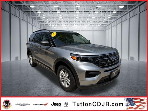 Used 2023 Ford Explorer XLT RWD image 1
