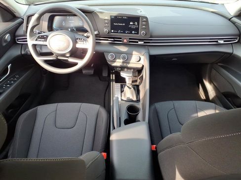 New 2026 Hyundai Elantra SE image 7