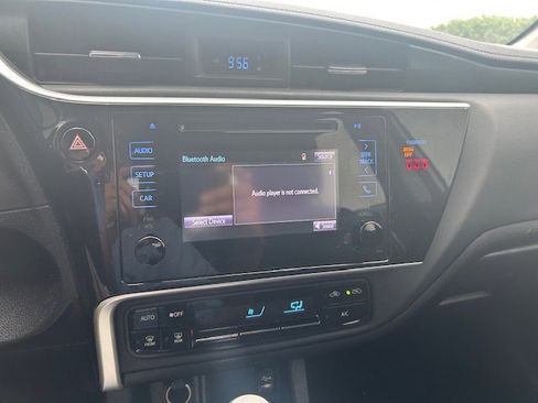 Used 2019 Toyota Corolla LE FWD image 18