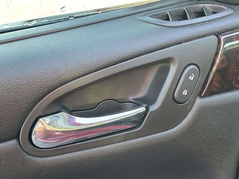 Used 2015 Chevrolet Impala LT w/ LT Sunroof Package FWD image 7