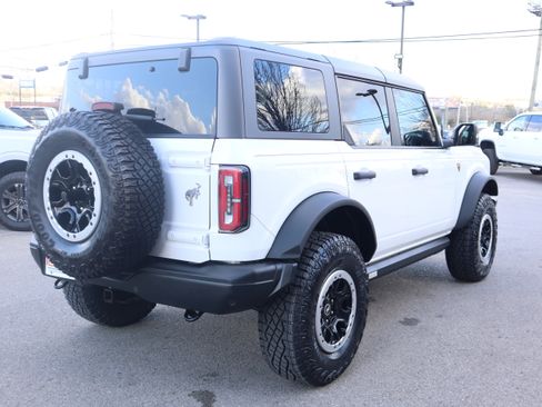 Used 2023 Ford Bronco Badlands image 7