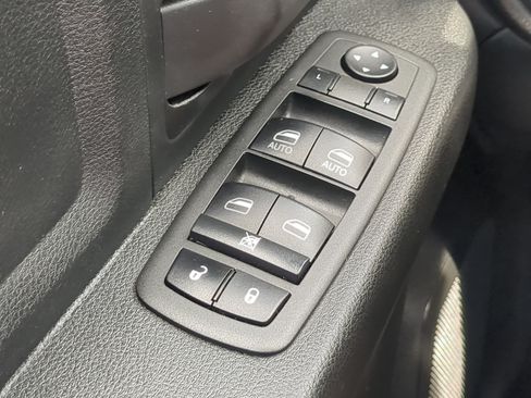 Used 2022 RAM 5500 Tradesman w/ Chrome Appearance Group RWD image 19