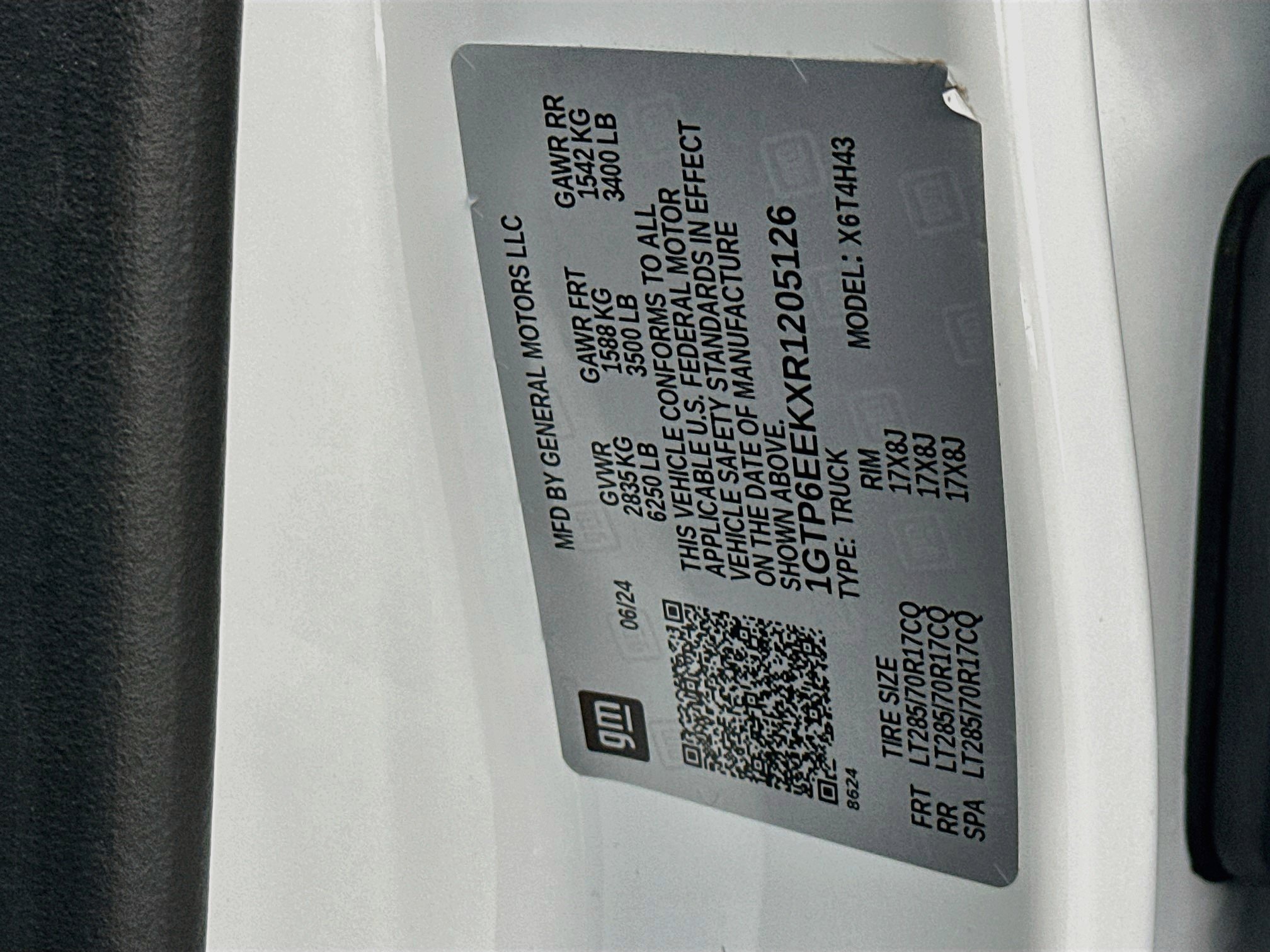 Used 2024 GMC Canyon AT4X AWD/4WD image 12