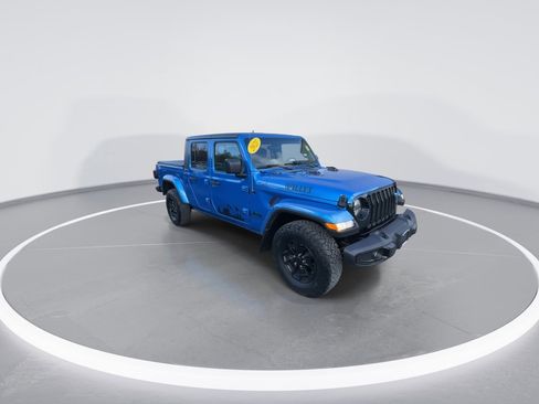 Used 2021 Jeep Gladiator Sport AWD/4WD image 2