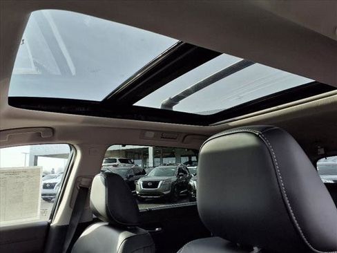 New 2025 Nissan Pathfinder Platinum w/ Cargo Package image 10