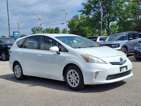 Used 2014 Toyota Prius V Three FWD image 3