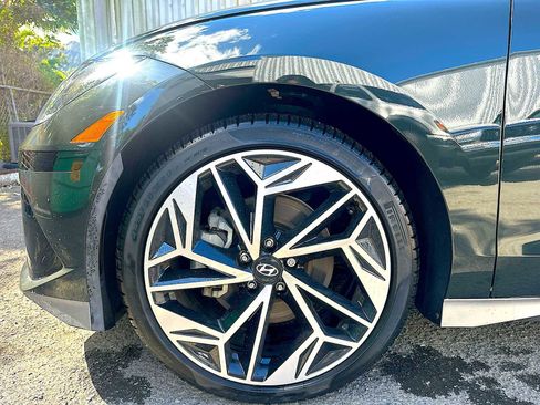 Used 2023 Hyundai Ioniq 6 SEL image 18