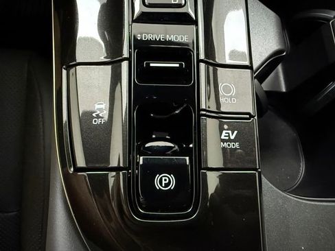 Used 2026 Toyota Crown w/ Advanced Technology Package AWD/4WD image 21