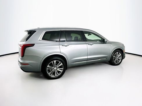 Used 2025 Cadillac XT6 Premium Luxury image 10