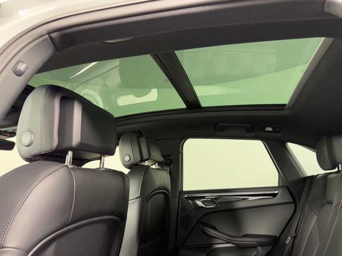 New 2026 Porsche Macan image 16