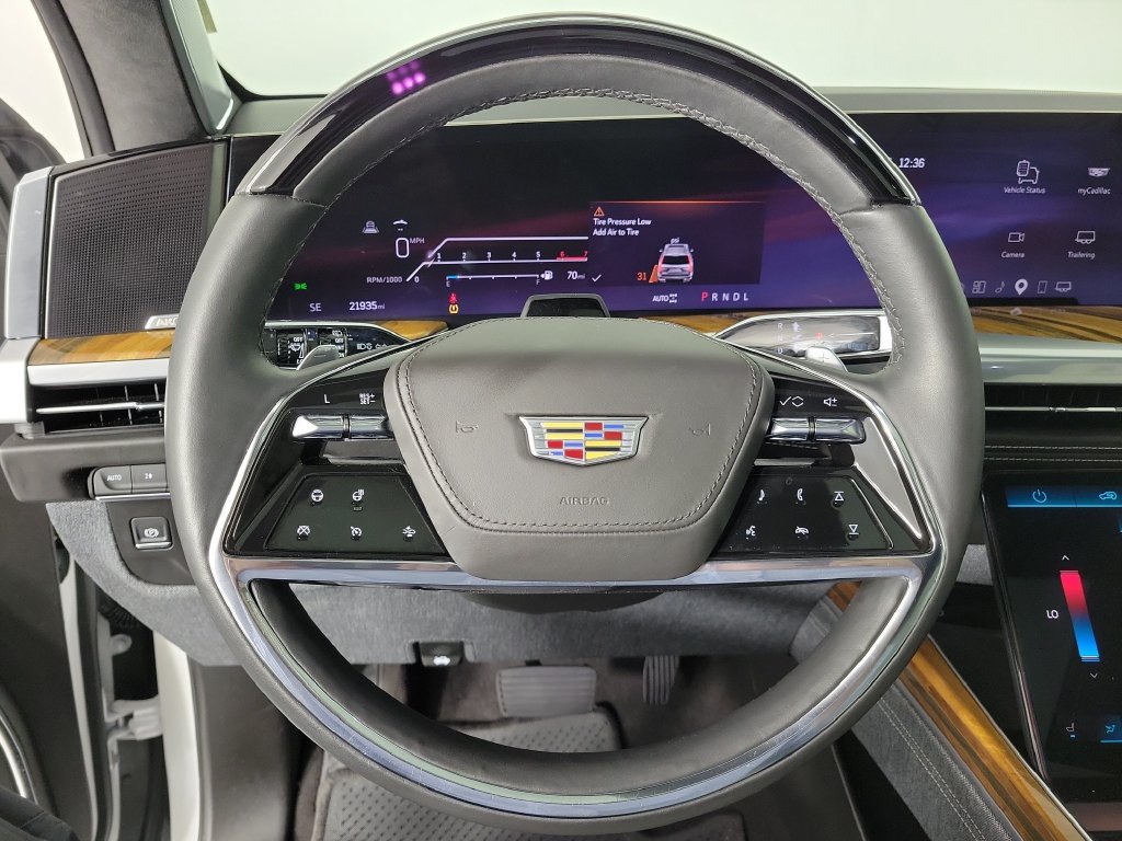 Used 2025 Cadillac Escalade Sport Platinum w/ LPO, ONYX Package AWD/4WD image 23