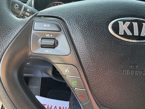 Used 2017 Kia Forte LX image 25