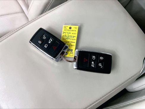 Used 2019 Land Rover Range Rover Sport HSE AWD/4WD image 13