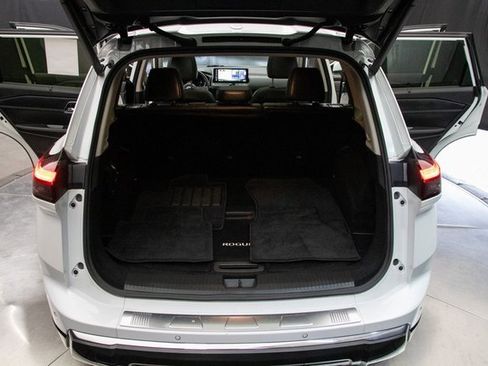 Used 2024 Nissan Rogue Platinum w/ Platinum Premium Package image 19