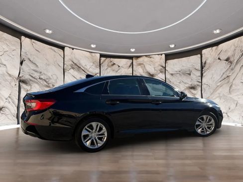 Used 2018 Honda Accord LX image 8