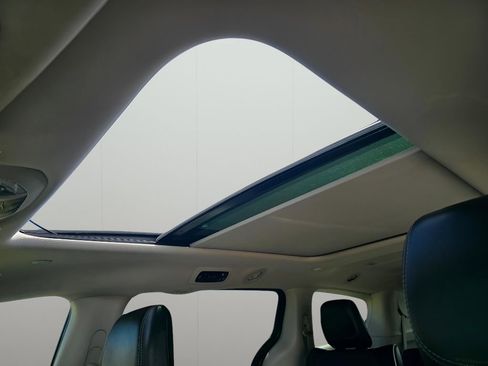 Used 2023 Chrysler Pacifica Limited image 15